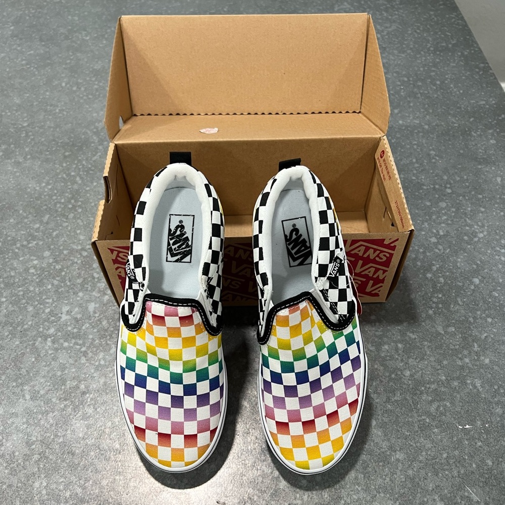 Vans “Asher” slip on sneakers. *NIB* Kids size 3